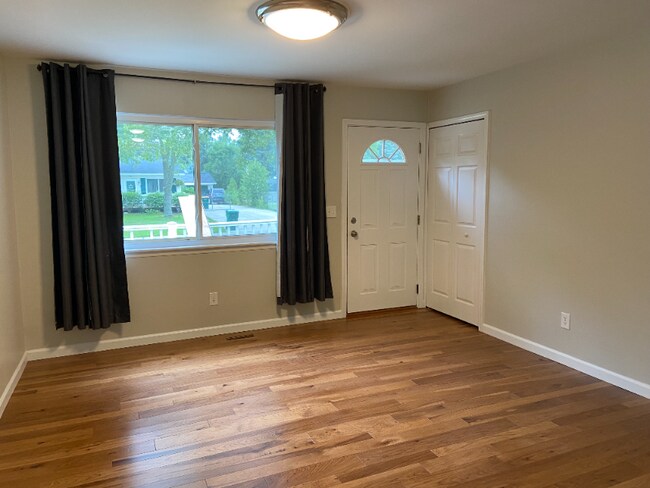 Foto del edificio - 793 Robertson Dr