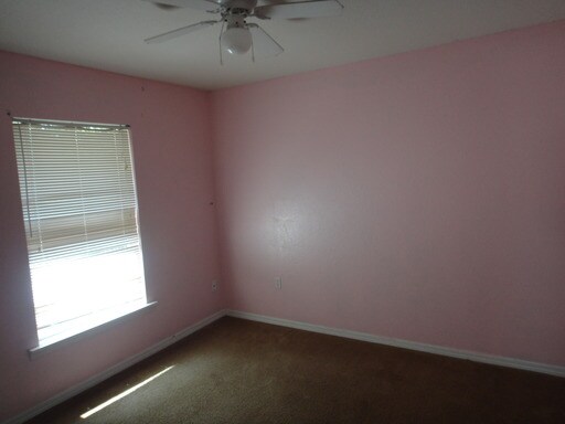 Building Photo - 339 Erie Dr