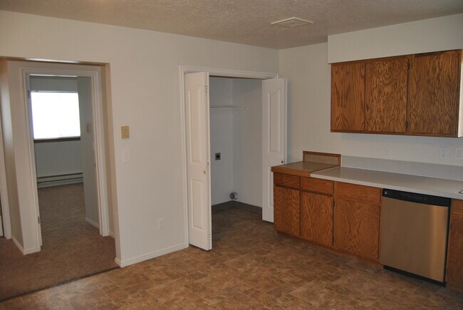 Building Photo - 2117 Meppen Dr