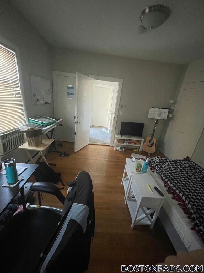 Building Photo - 9 Elmer St