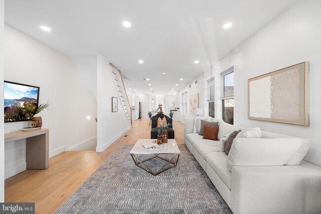 Foto del edificio - 703 Preston Ave