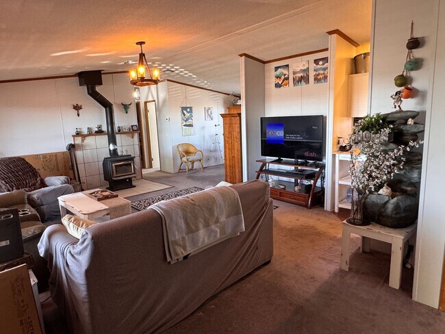 Foto del edificio - 3 Bedroom, 2 Bathroom Home in Moriarty, NM