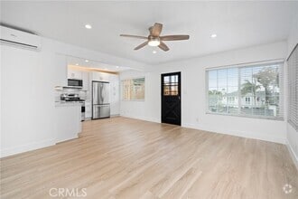 Building Photo - 520 Poinsettia Ave