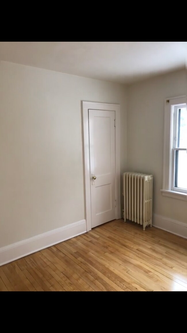 Foto del edificio - 2102 Hartford Ave