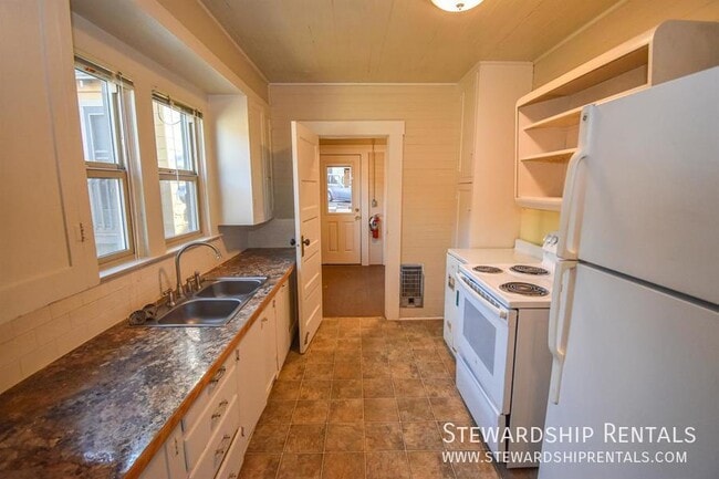 Building Photo - 1841 Kincaid St