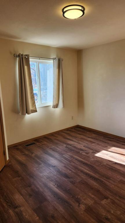 Building Photo - 530 N Orchard Ave