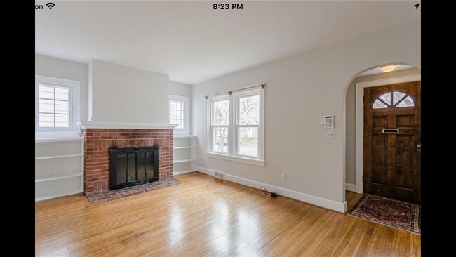 Building Photo - 161 Rossiter Rd