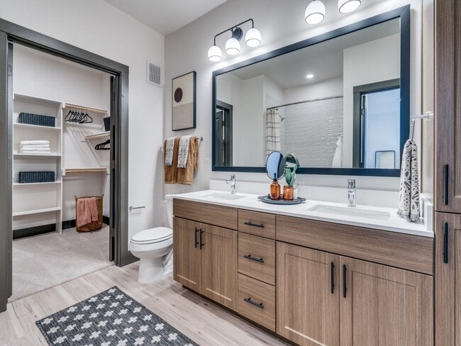 Building Photo - Lenox Cooper