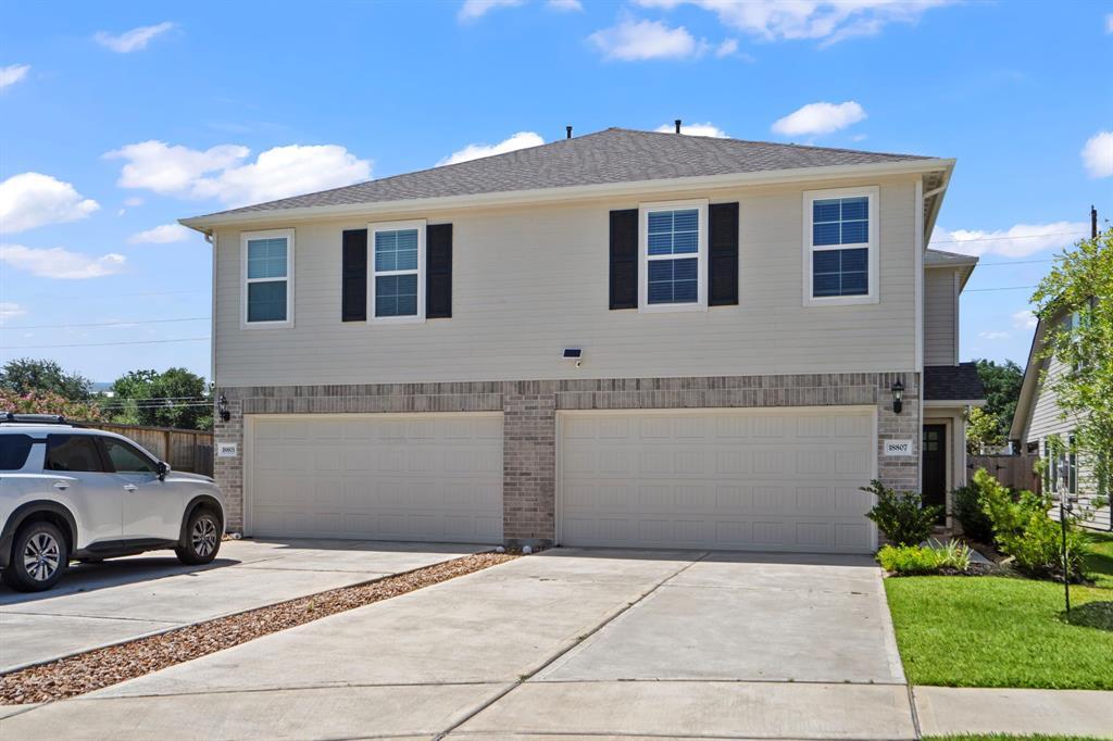 Foto principal - 18807 Glenwood Chase Ct