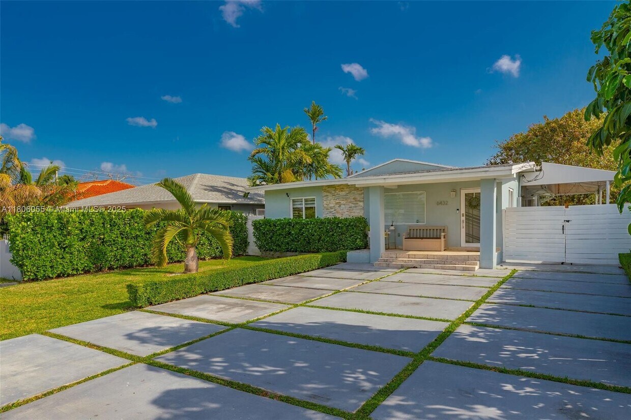 Foto principal - 6432 SW 33rd St