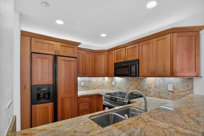 Building Photo - 3620 Third Ave