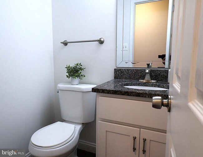 Foto del edificio - 8914 Shamrock Ct