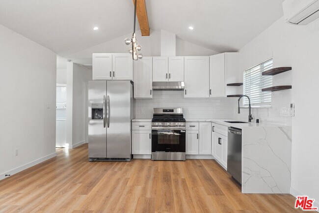 Foto del edificio - 4302 138th St