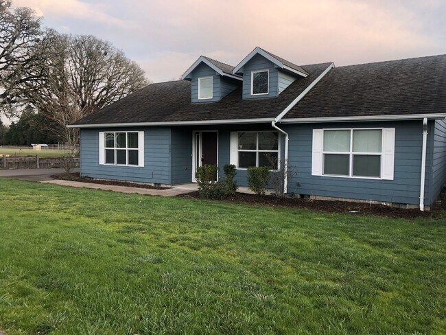 Building Photo - 3 Bed, 2 Bath Dallas Home!