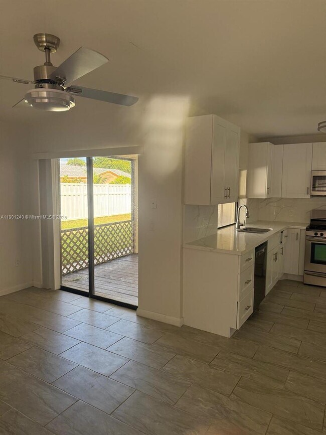 Foto del edificio - 11701 NW 37th Pl