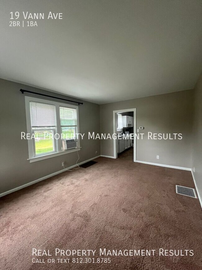 Building Photo - 2 Bedroom, 1 Bath Home, East Side
