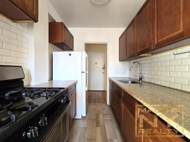 Building Photo - 1 bedroom in WOODSIDE NY 11377