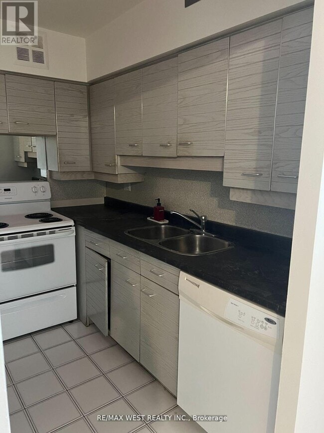 Building Photo - 30 Greenfield Ave