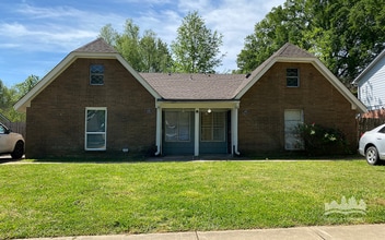 Building Photo - 6423 Oak Park Dr