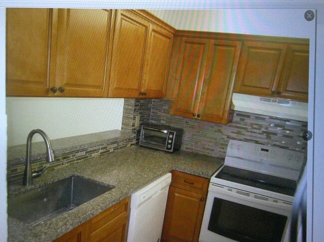 Foto del edificio - 3199 Foxcroft Rd