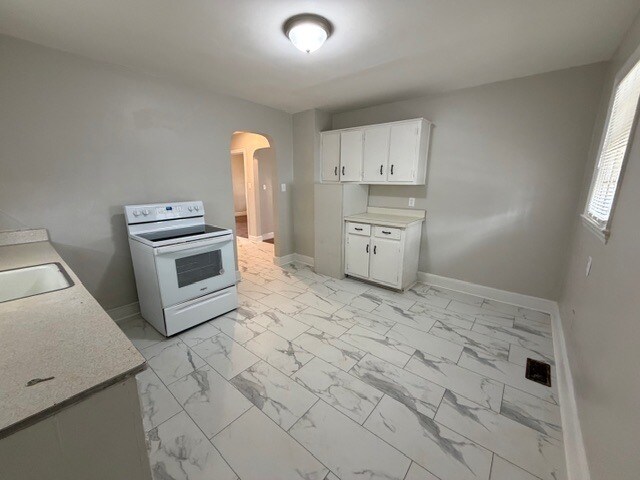 Building Photo - 3806 Wooddale Ln