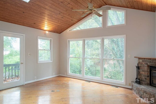 Building Photo - Room in Single Family Home on Old Farm Rd