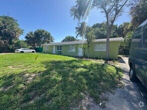 Building Photo - 8821 Dania Dr