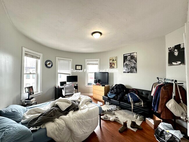 Building Photo - 1085 Dorchester Ave