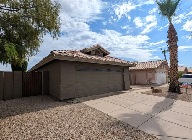 Building Photo - 2 Bedroom Home at The Springs Near E. Chandler Blvd. and S. Cooper Rd