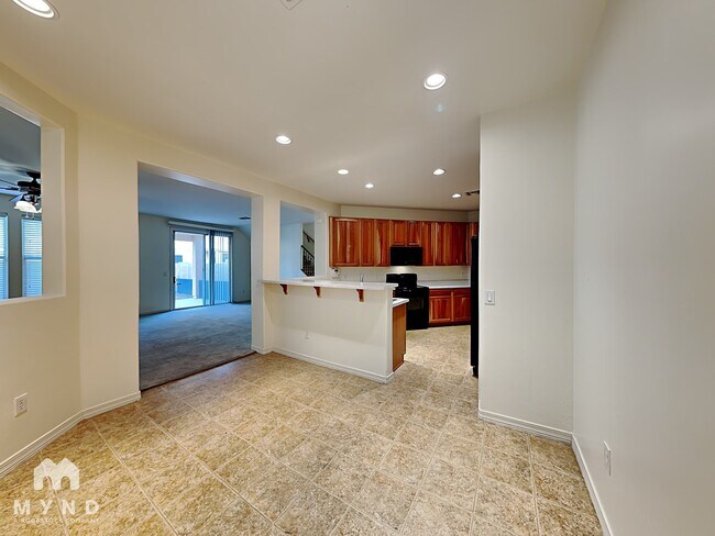 Foto del edificio - 7056 S GREENEYES Ln