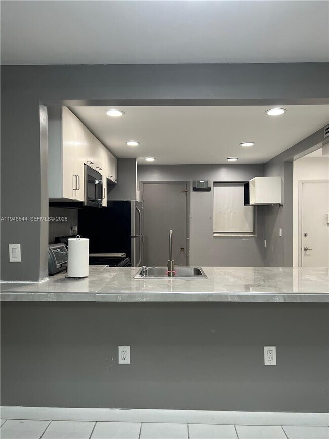 Foto del edificio - 1710 NE 191st St