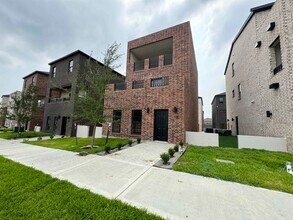 Building Photo - 210 Veracruz Dr