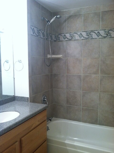 Building Photo - 3/1.5 condo for rent! 3504 Larchmont Squar...
