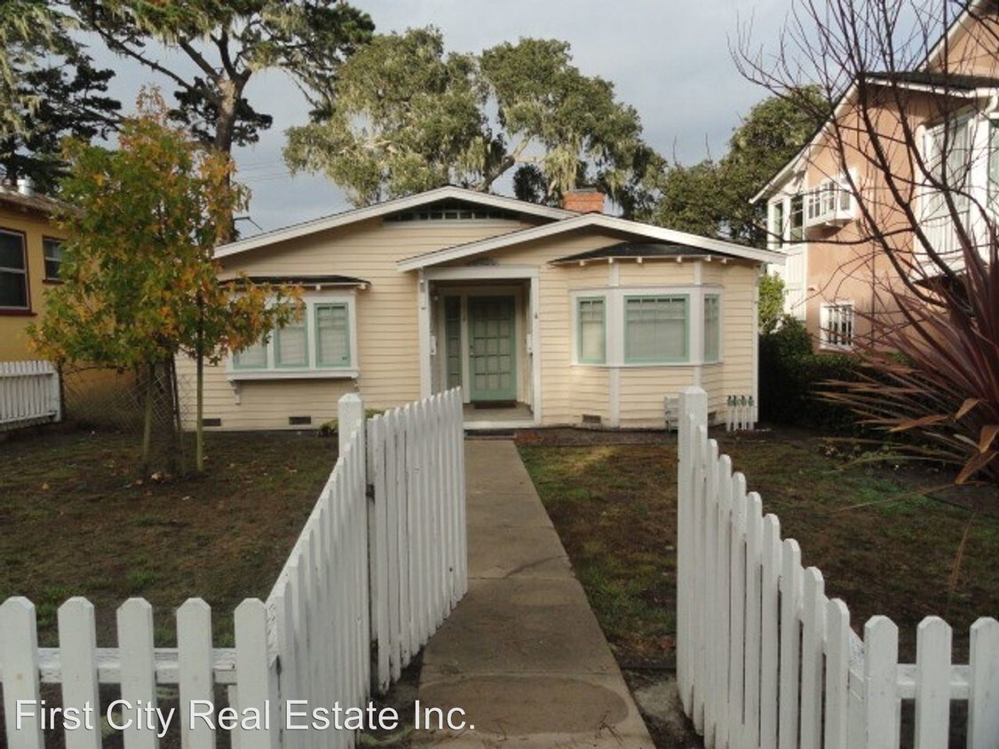 722 Forest Ave, Pacific Grove, CA 93950 Apartment for Rent in Pacific
