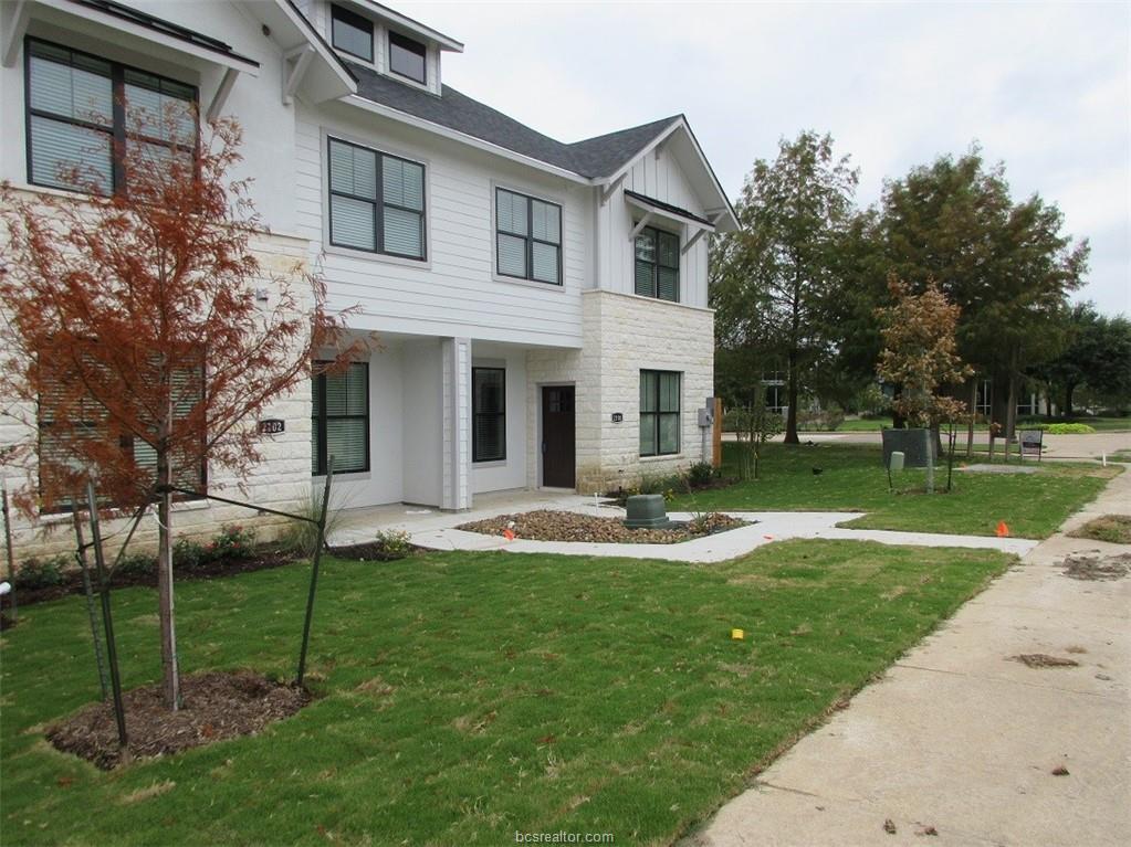 Primary Photo - 2104 Crescent Pointe Pkwy