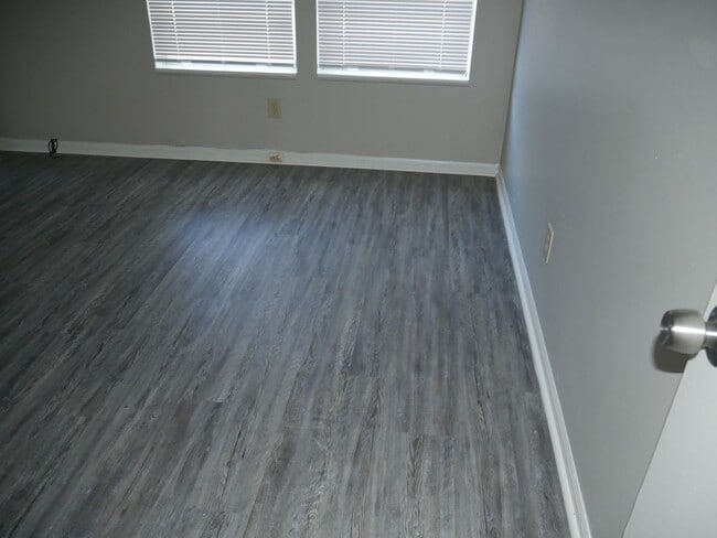 Building Photo - 3106SUND