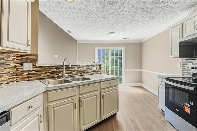 Foto del edificio - 6759 Stanhope Way