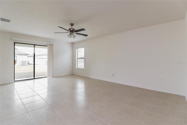 Building Photo - 2136 Peyto Wy