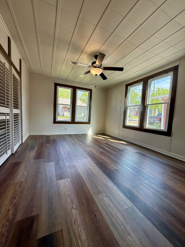 Foto del edificio - 3 Bedroom / 2 Bath House in Springfield