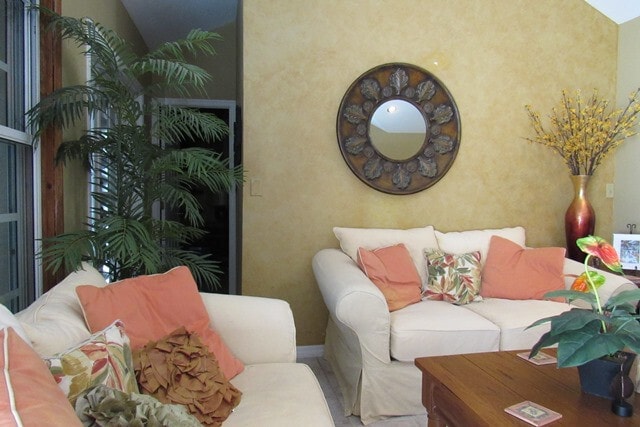 Building Photo - AVAILABLE NOW!! Furnished 2 bed/2 bath Home with Pool and on Canal