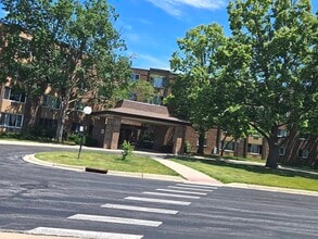 Building Photo - 1375 Rebecca Dr