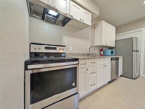 Building Photo - 1219 33rd St