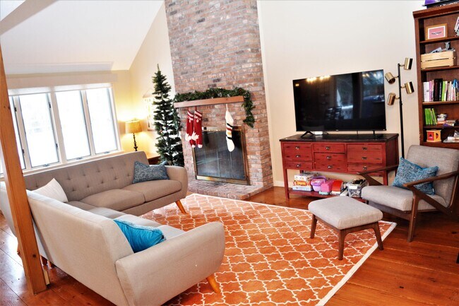 Foto del edificio - 817 Covered Bridge Ln