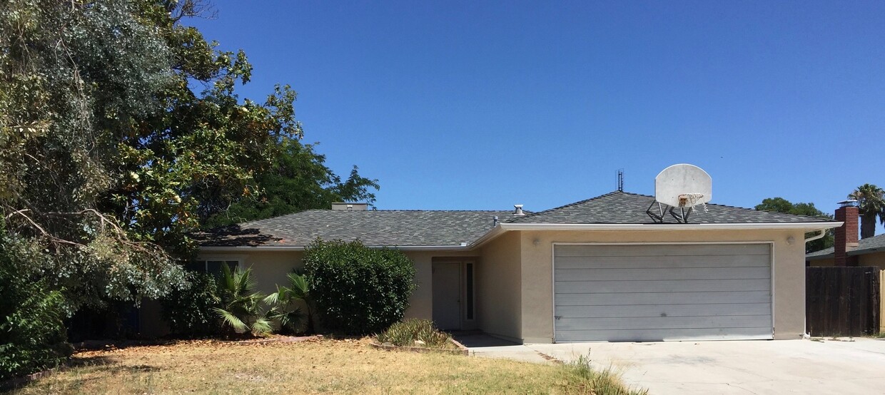 Foto principal - Ashlan & Fowler 3 Bedroom - Griffith Ave.