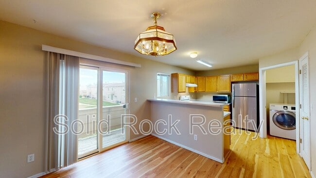 Foto del edificio - 4960 Universal Heights