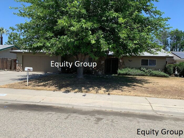 Home Sweet Home with a Swimming Pool! House for Rent in Visalia, CA