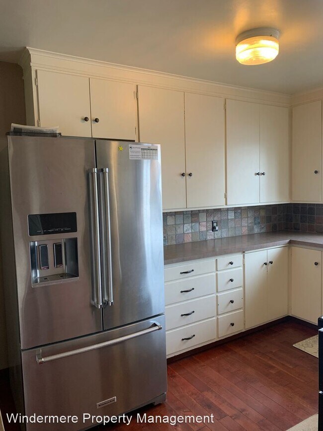 Building Photo - 4 br, 2 bath House - 5897 Malloy Ave