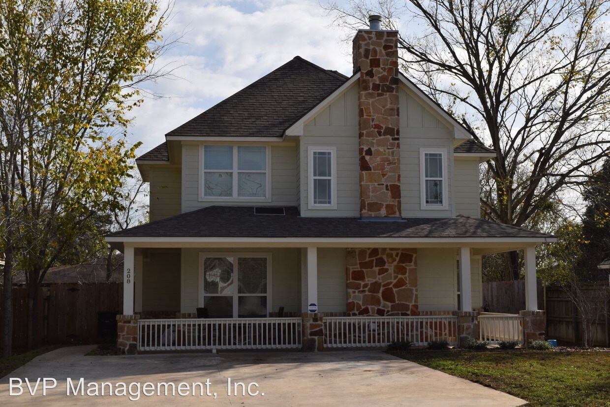 Foto principal - 4 br, 4.5 bath House - 208 Park Place