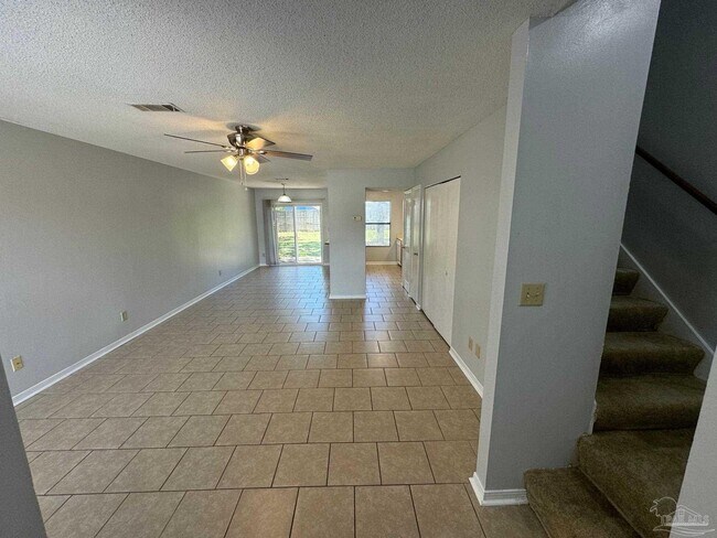 Building Photo - 2810 Villa Woods Cir