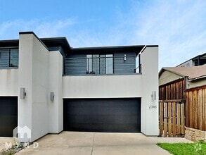 Building Photo - 2345 Vagas St